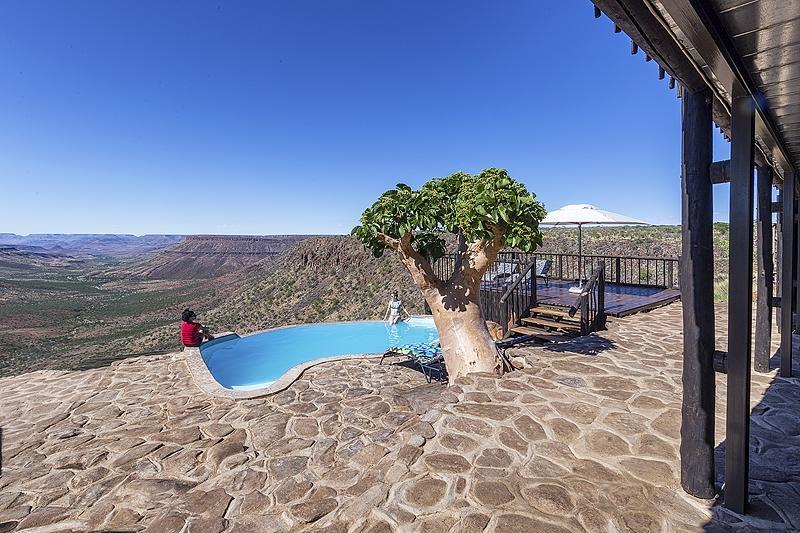 דמראלנד Grootberg Lodge מראה חיצוני תמונה