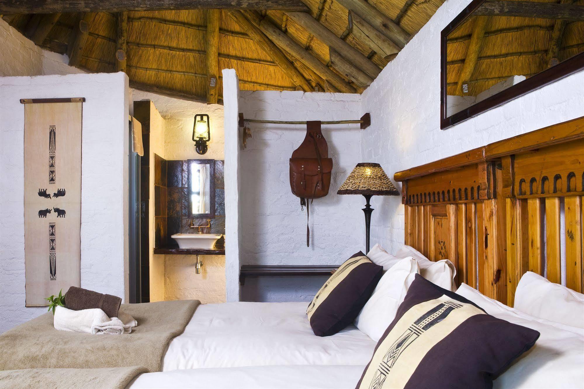 דמראלנד Grootberg Lodge מראה חיצוני תמונה