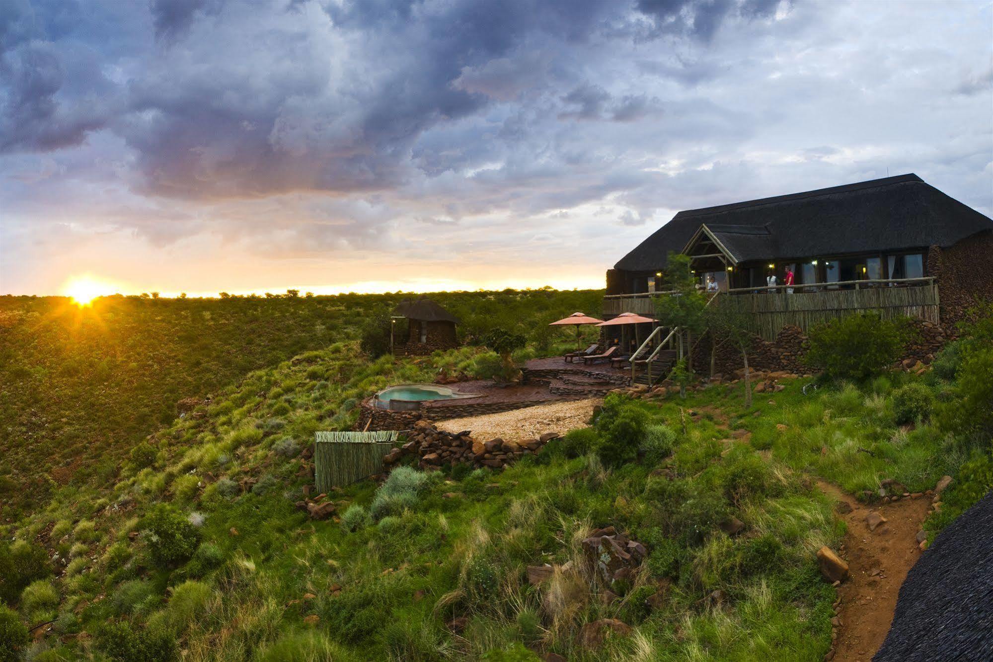 דמראלנד Grootberg Lodge מראה חיצוני תמונה