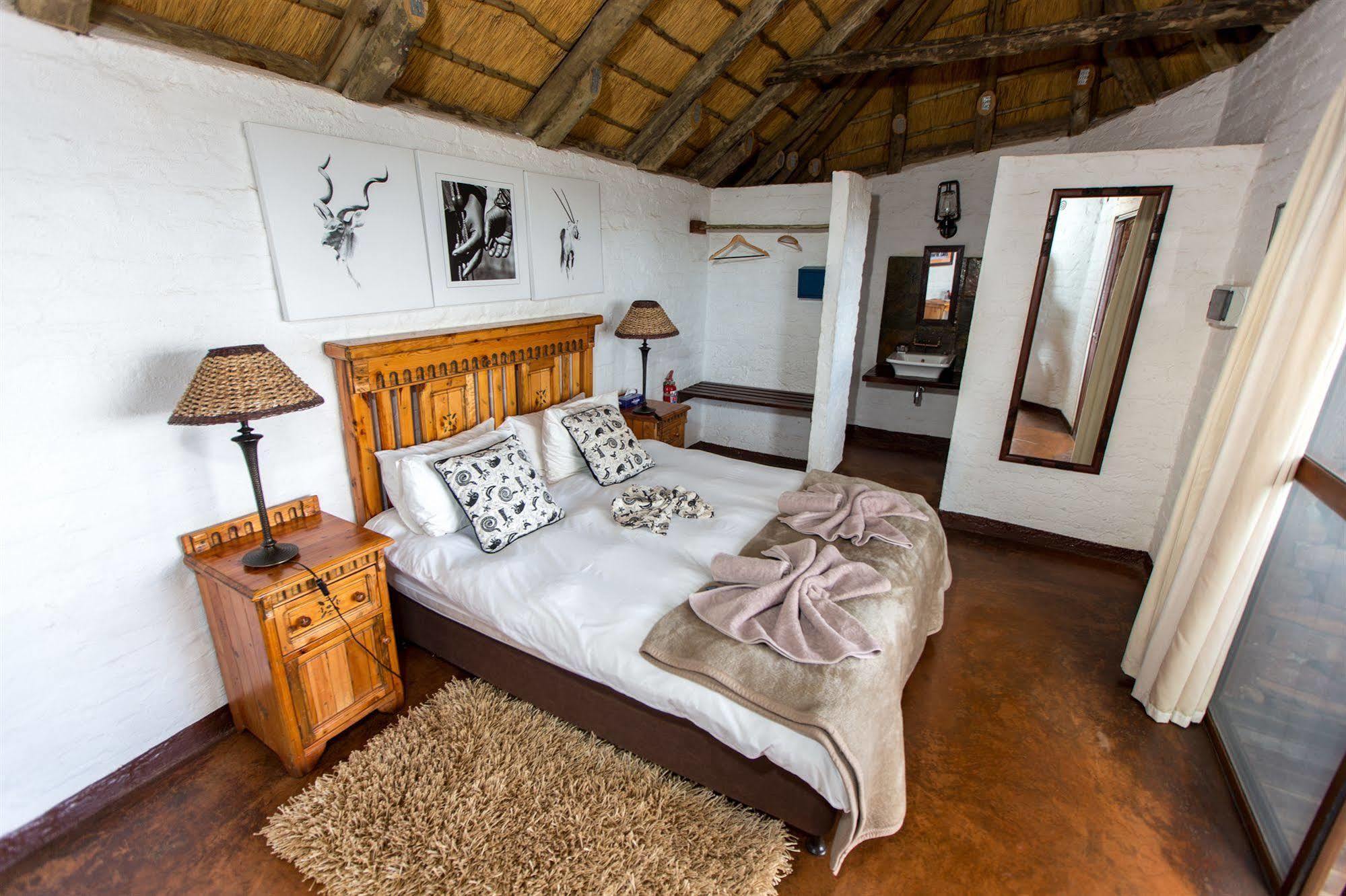 דמראלנד Grootberg Lodge מראה חיצוני תמונה