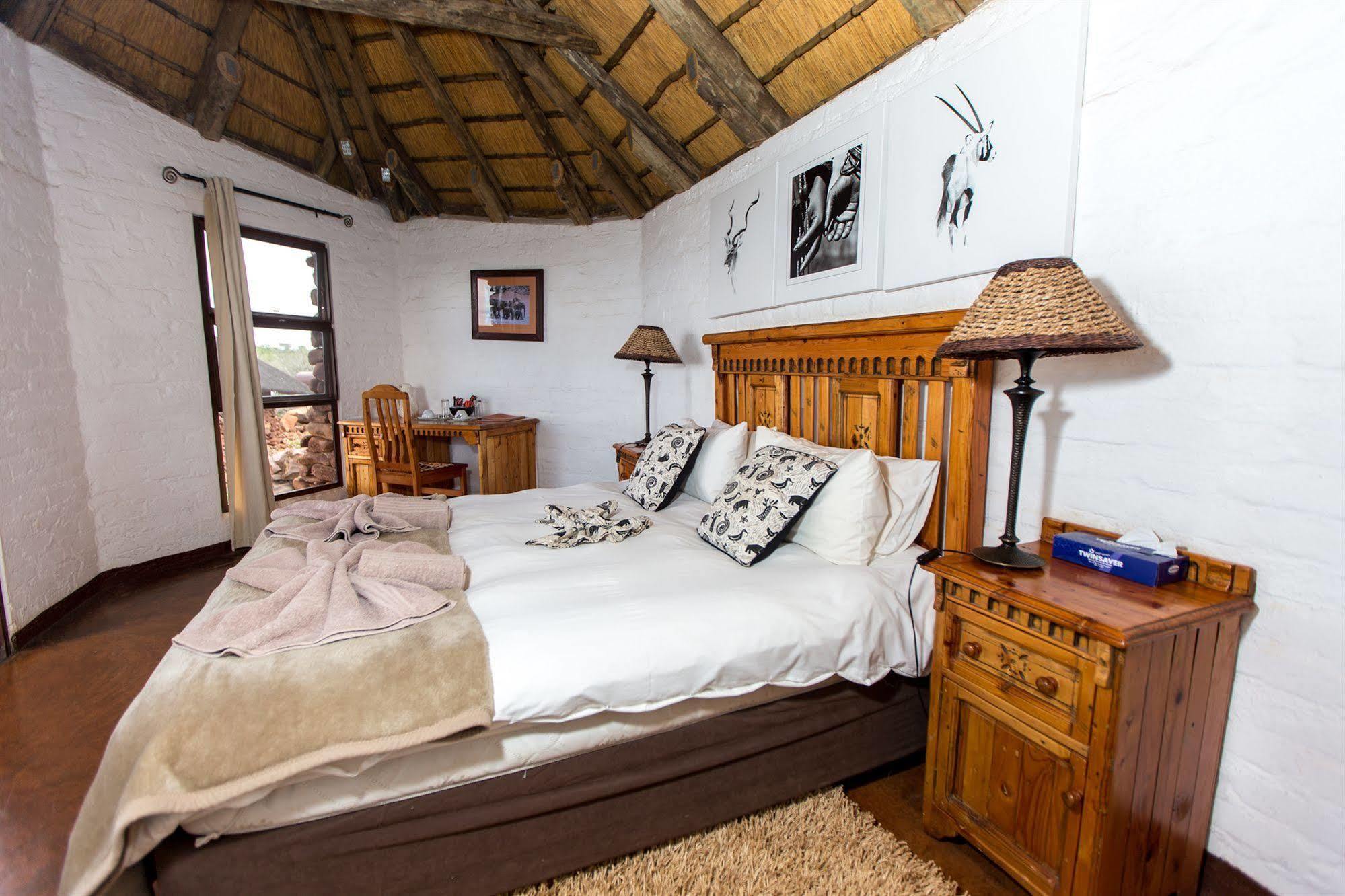 דמראלנד Grootberg Lodge מראה חיצוני תמונה