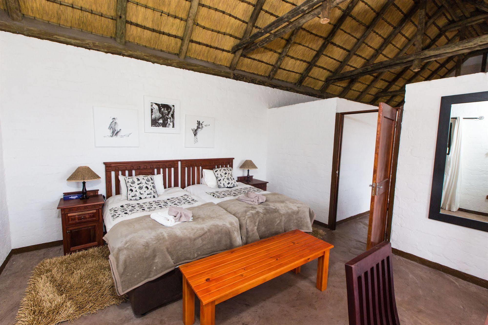 דמראלנד Grootberg Lodge מראה חיצוני תמונה