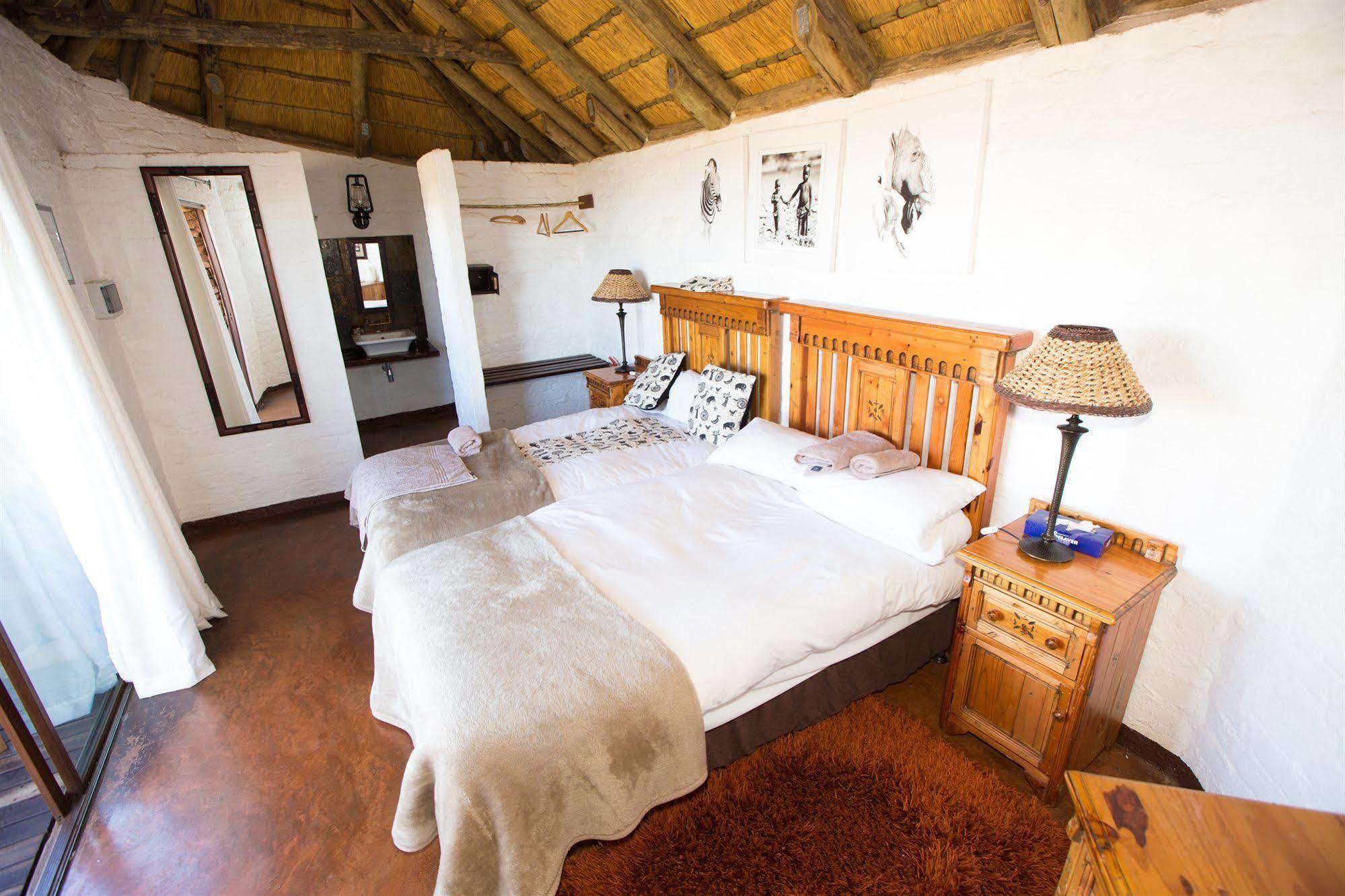 דמראלנד Grootberg Lodge מראה חיצוני תמונה