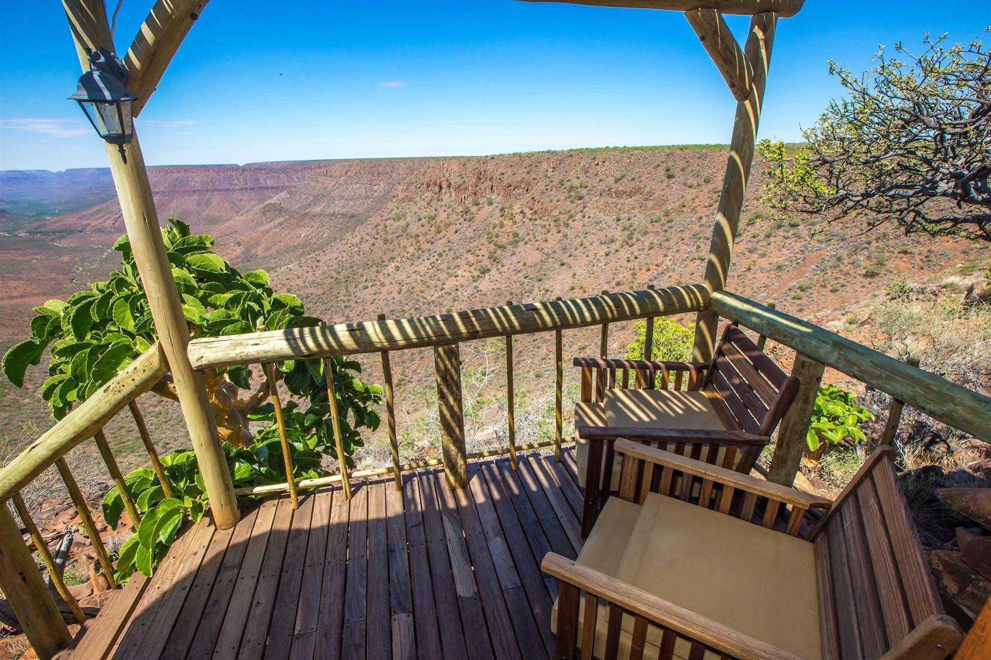 דמראלנד Grootberg Lodge מראה חיצוני תמונה